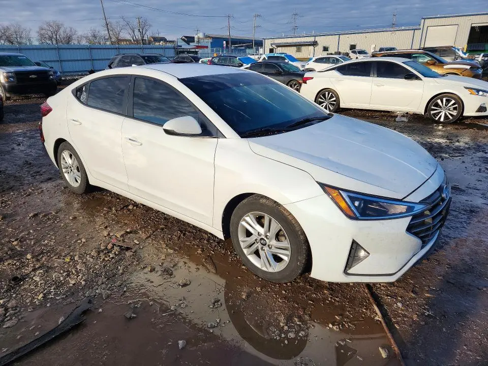 2020 HYUNDAI ELANTRA SEL  