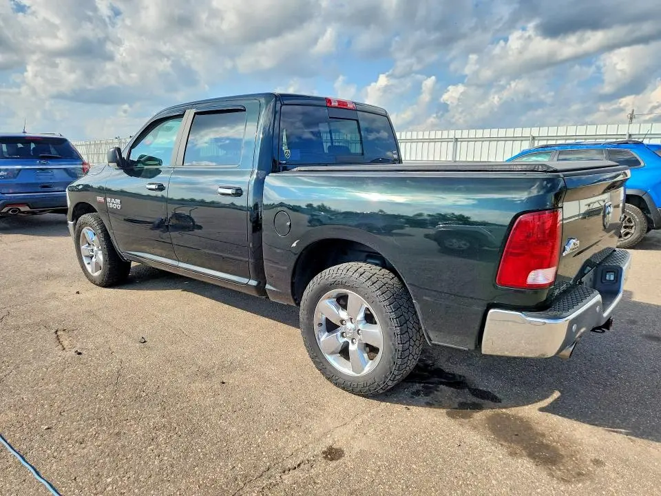 2017 RAM 1500 SLT  