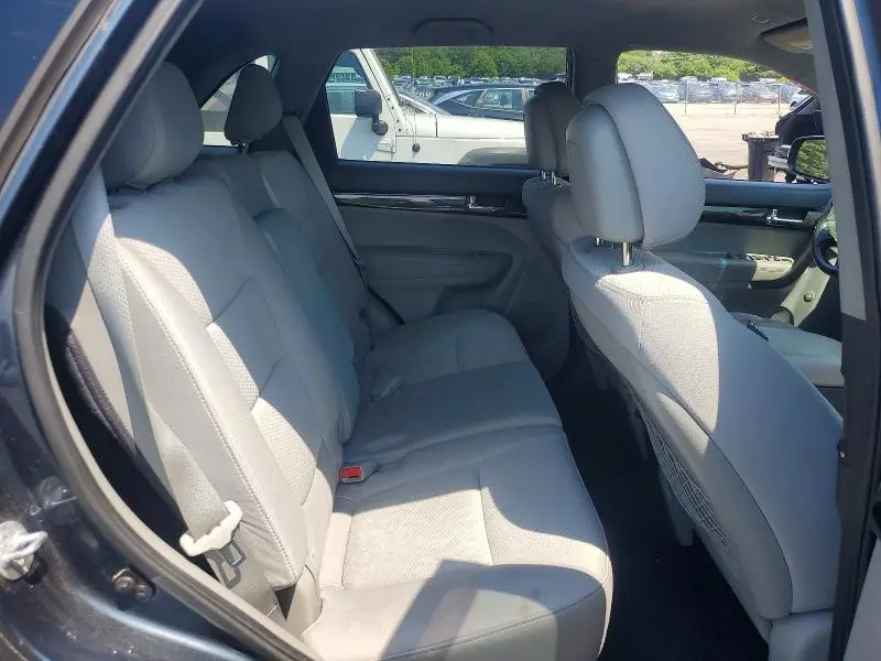 2011 KIA SORENTO LX  