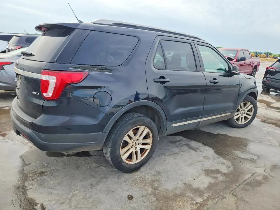 2019 FORD EXPLORER XLT  