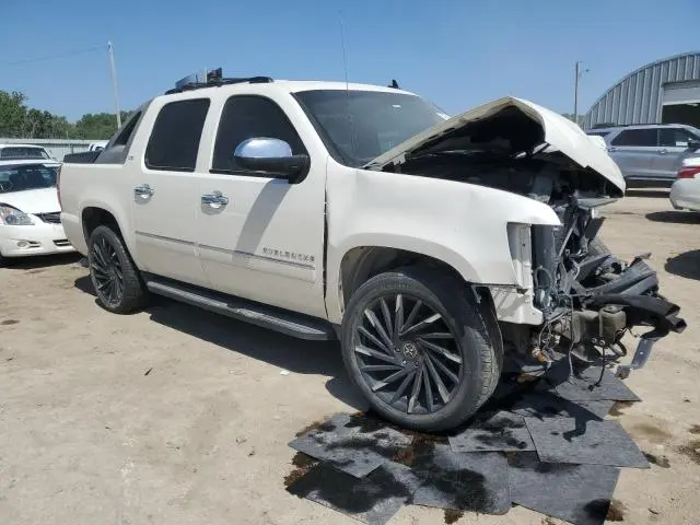 2010 CHEVROLET AVALANCHE LTZ  