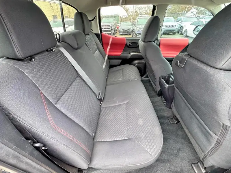 2022 TOYOTA TACOMA SR5 V6  