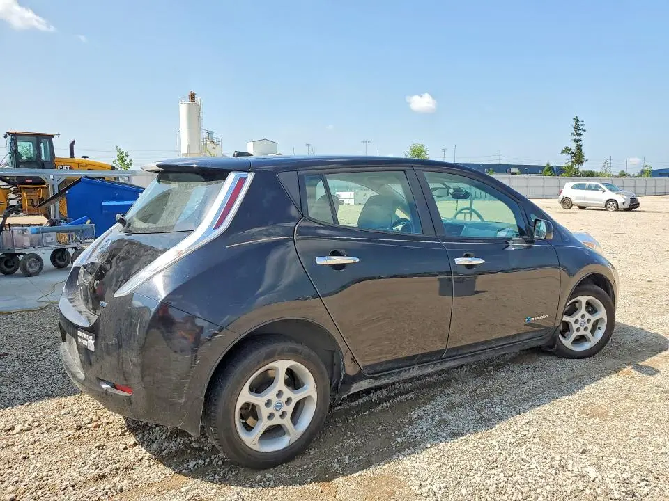 2014 NISSAN LEAF SV  