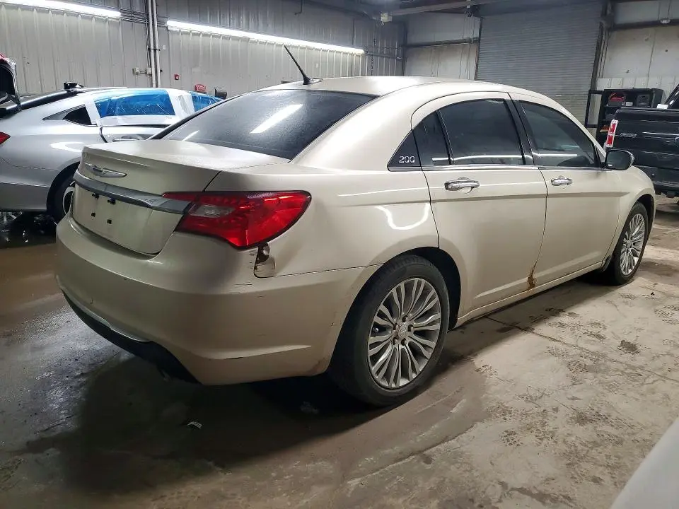 2013 CHRYSLER 200 LIMITED  