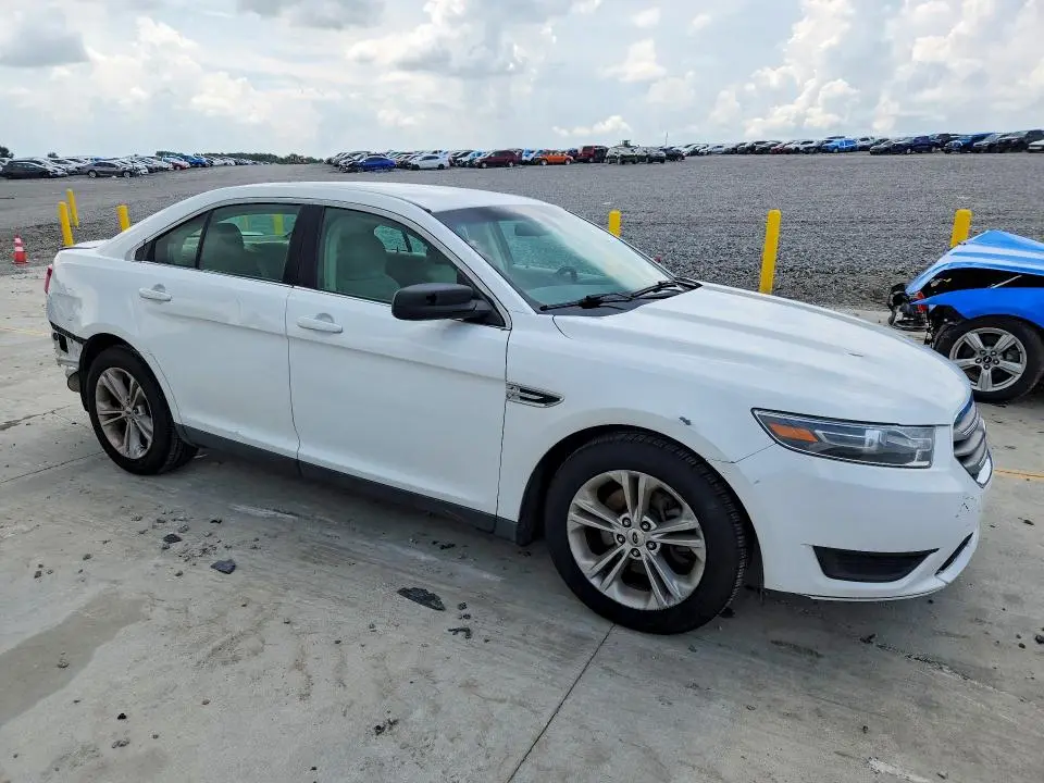 2015 FORD TAURUS SE  