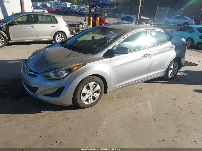 2016 HYUNDAI ELANTRA SE