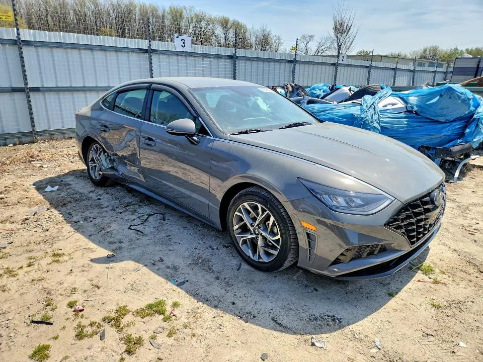 2022 HYUNDAI SONATA SEL  