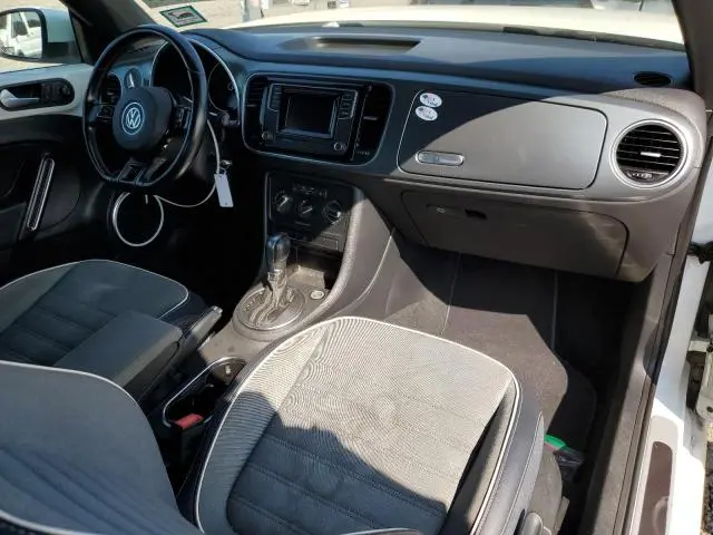 2016 VOLKSWAGEN BEETLE S/SE  