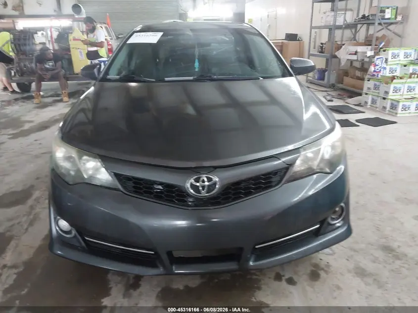 2014 TOYOTA CAMRY SE V6