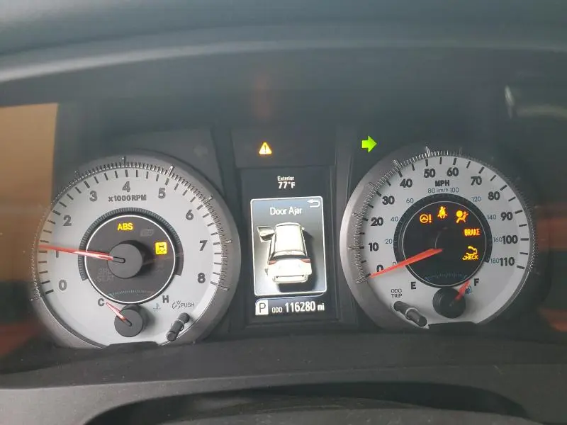 2019 TOYOTA SIENNA SE  