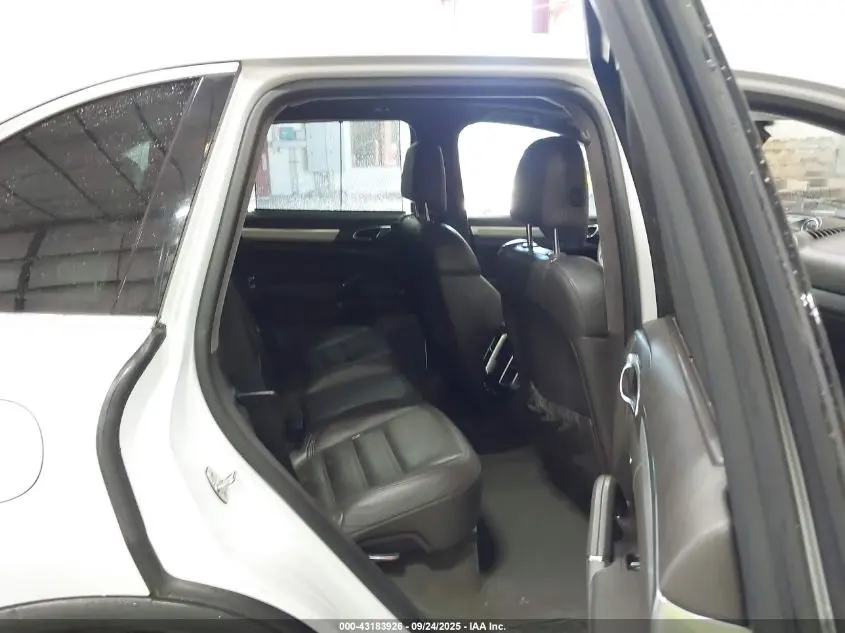 2016 PORSCHE CAYENNE TURBO/TURBO S