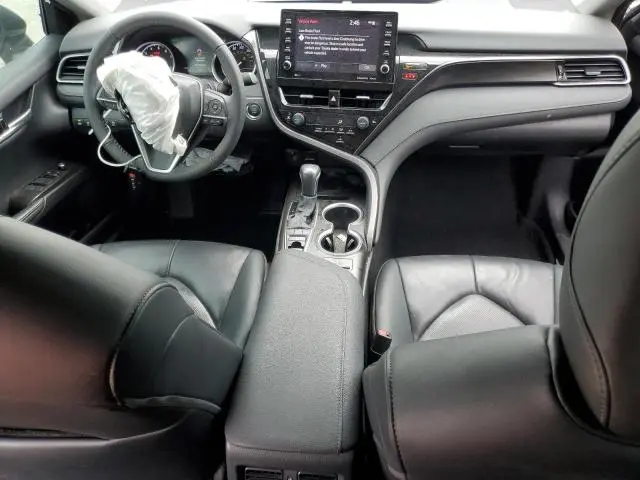 2023 TOYOTA CAMRY XLE  