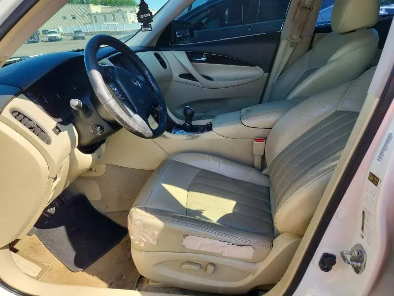 2016 INFINITI QX50 BASE  