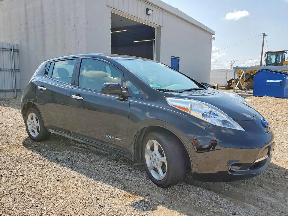 2014 NISSAN LEAF SV  