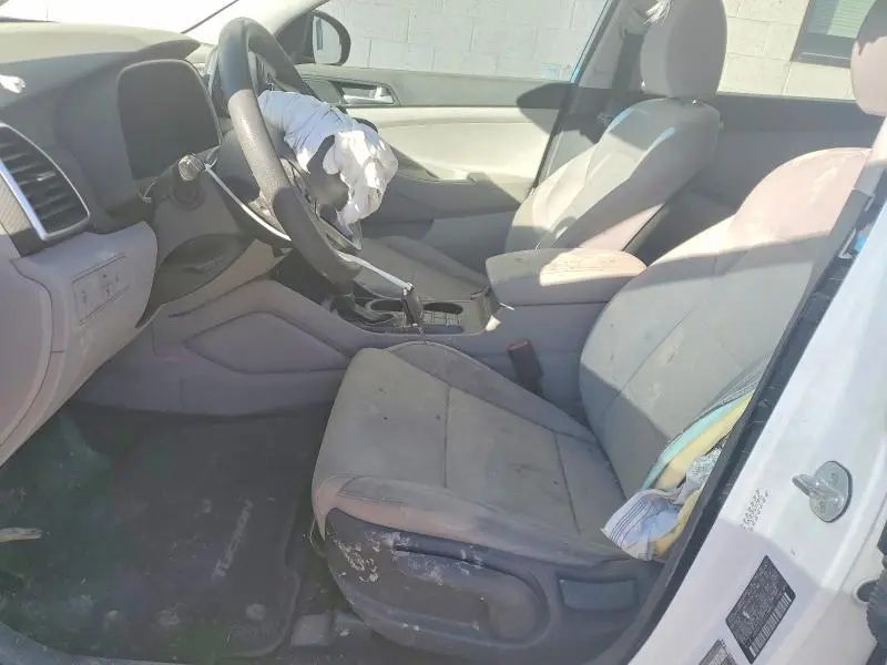 2020 HYUNDAI TUCSON SE  