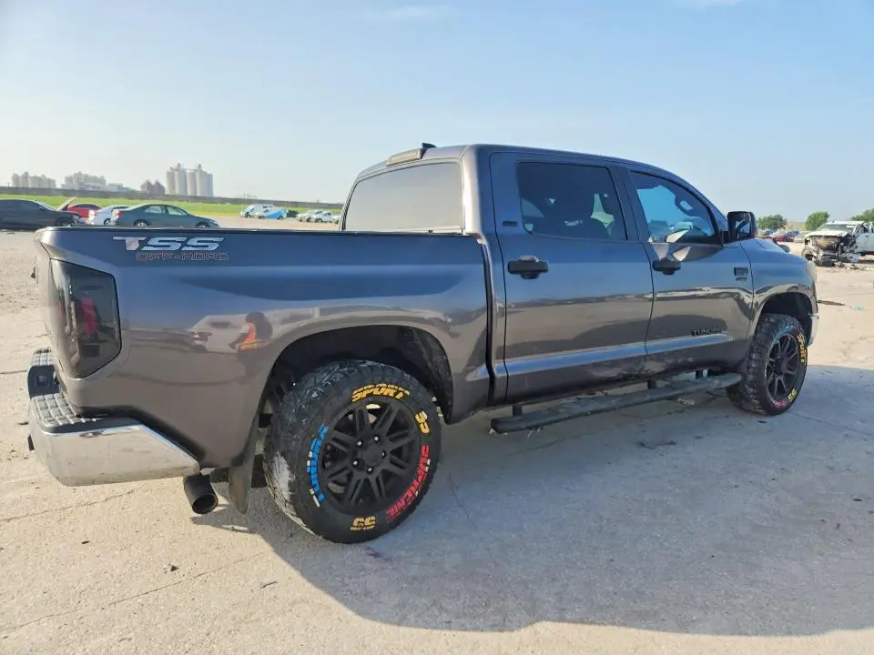 2020 TOYOTA TUNDRA CREWMAX SR5  