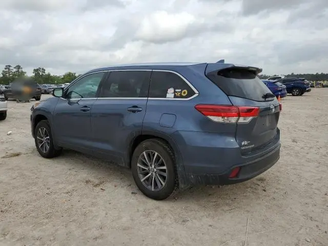 2018 TOYOTA HIGHLANDER SE  