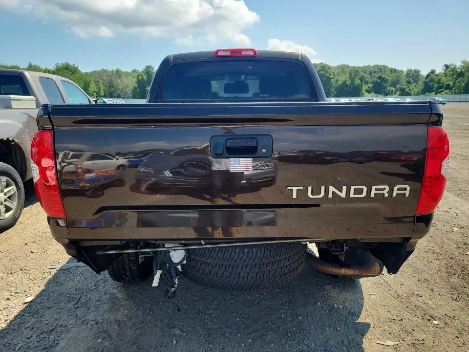 2018 TOYOTA TUNDRA CREWMAX LIMITED  