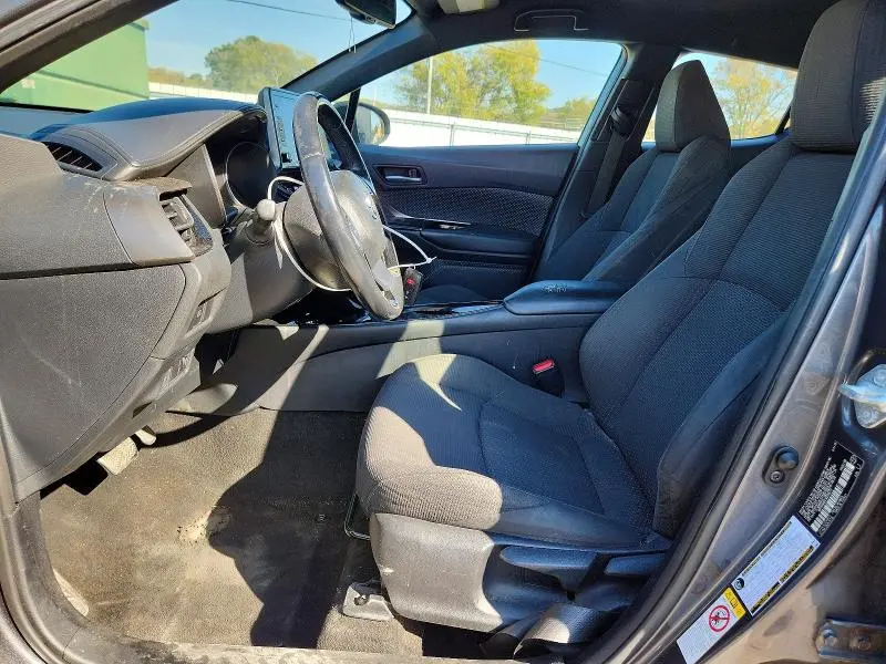 2019 TOYOTA C-HR XLE  