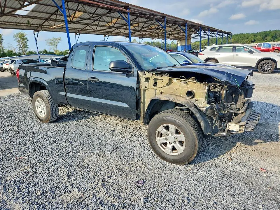 2018 TOYOTA TACOMA SR  
