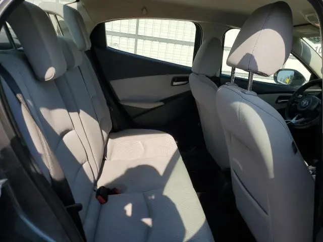 2019 TOYOTA YARIS L  