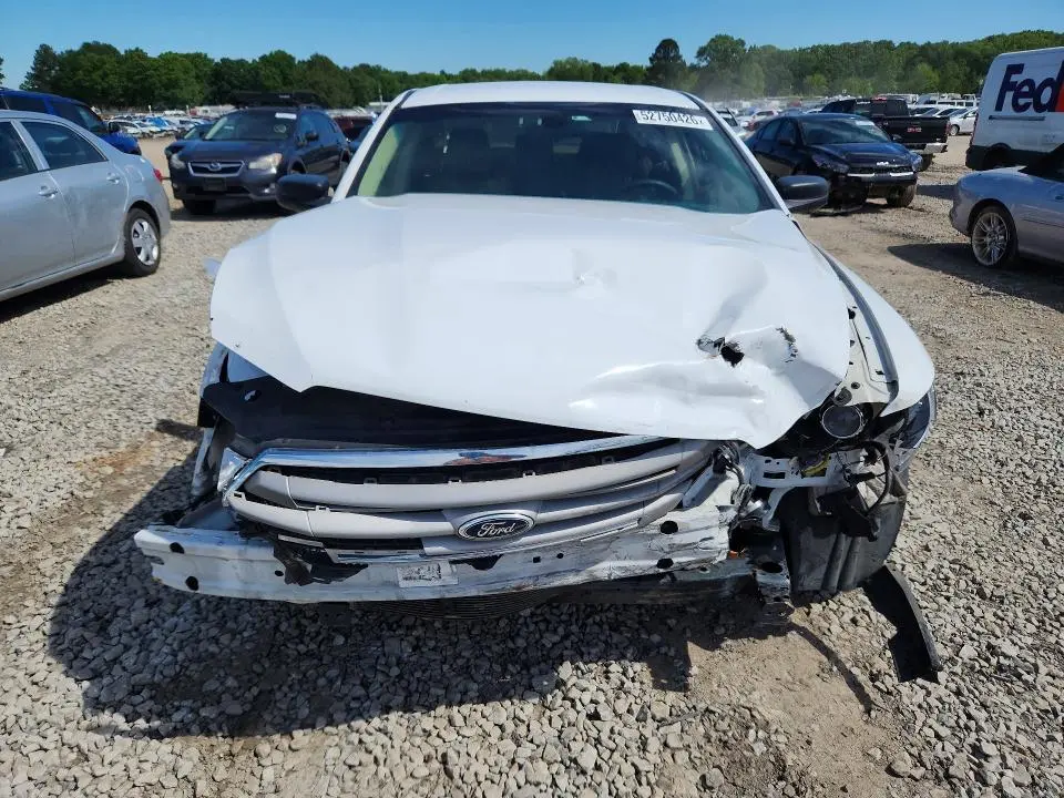 2015 FORD TAURUS SE  