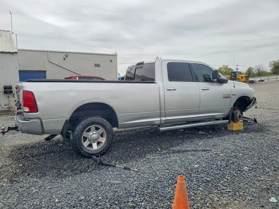 2013 RAM 2500 SLT  