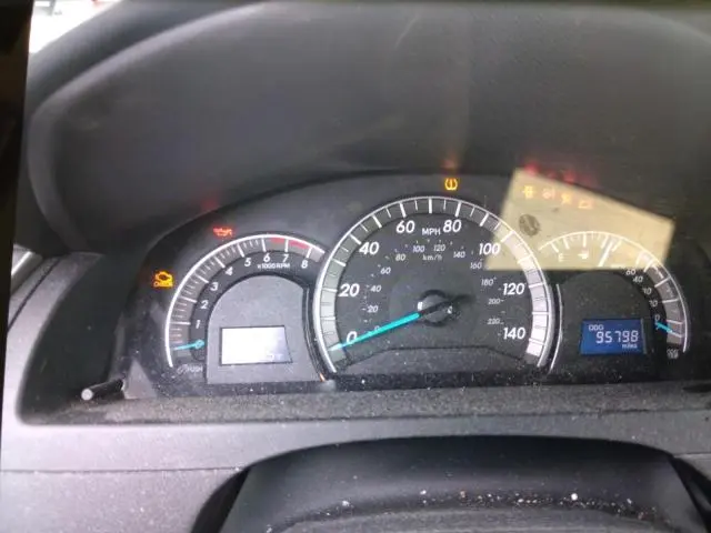 2012 TOYOTA CAMRY SE  