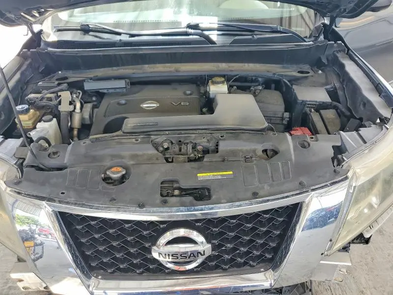 2016 NISSAN PATHFINDER SL  