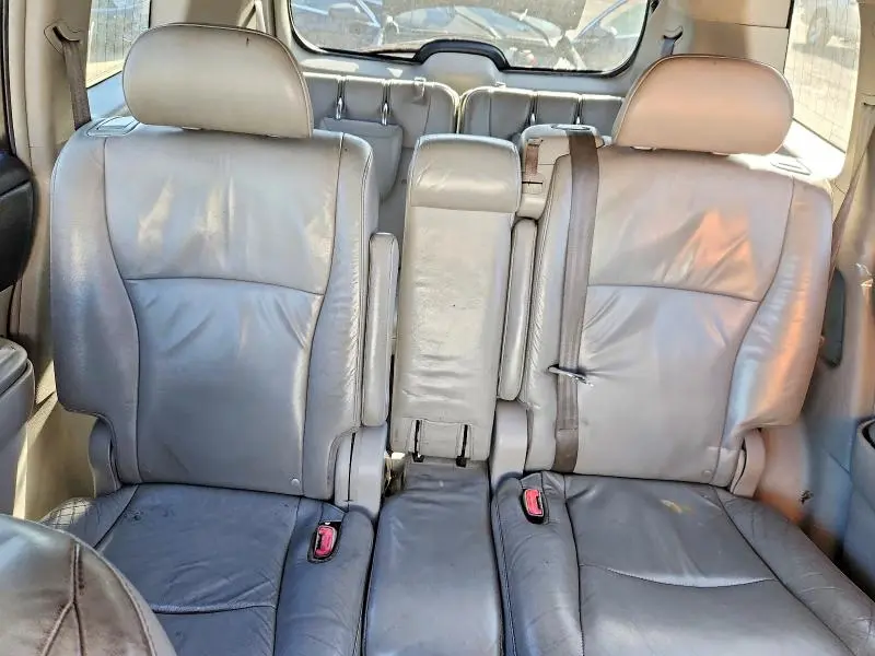 2011 TOYOTA HIGHLANDER SE  