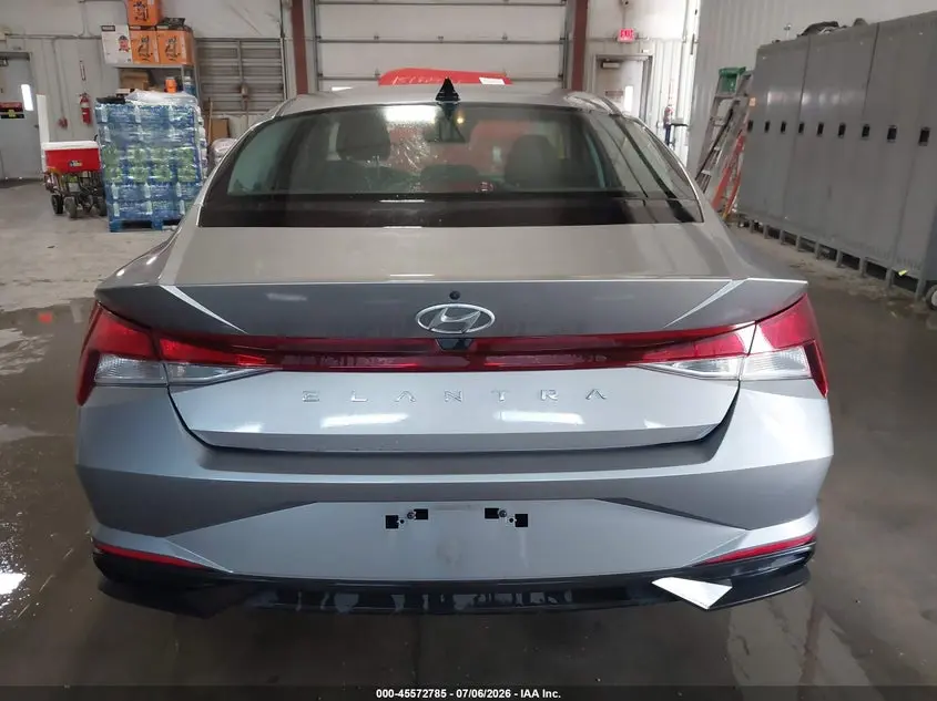 2023 HYUNDAI ELANTRA SE
