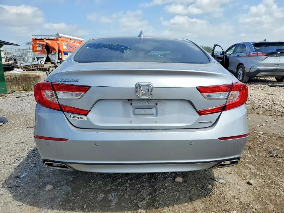 2018 HONDA ACCORD TOURING  
