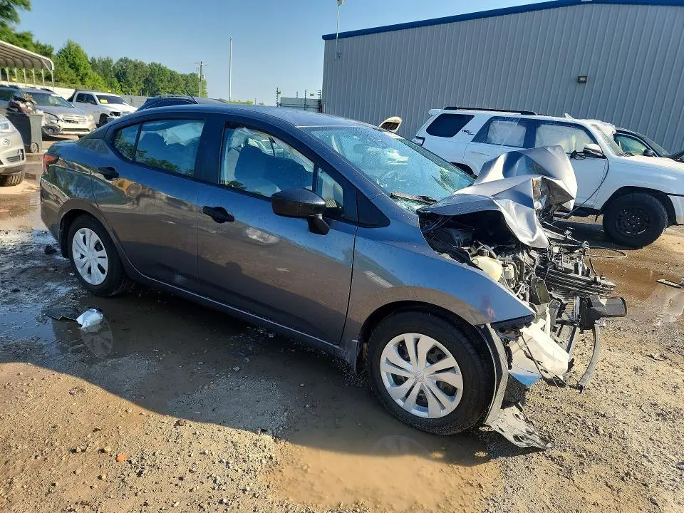 2021 NISSAN VERSA S  
