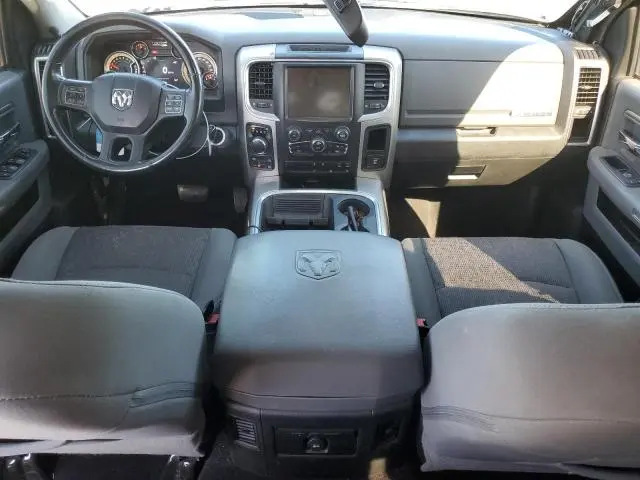 2016 RAM 1500 SLT  