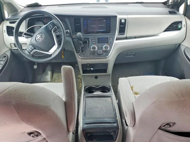 2017 TOYOTA SIENNA   