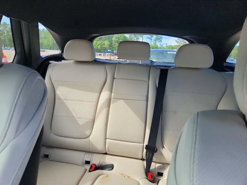 2026 MERCEDES-BENZ GLC 300  