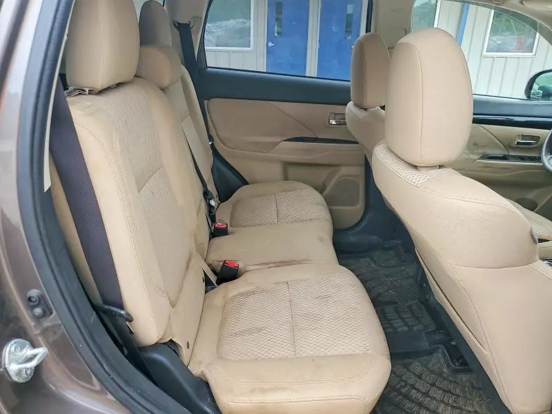 2019 MITSUBISHI OUTLANDER SE  