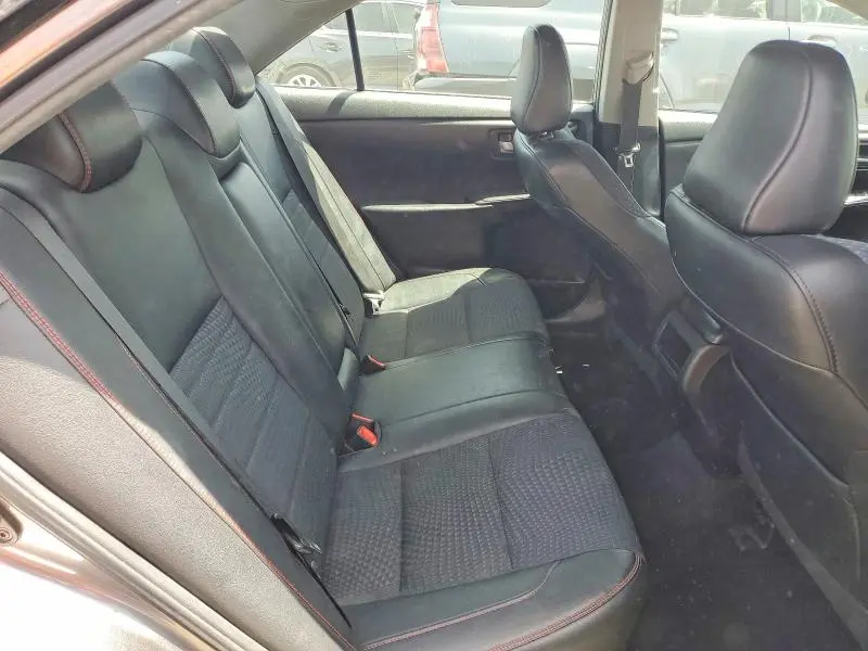 2015 TOYOTA CAMRY SE  