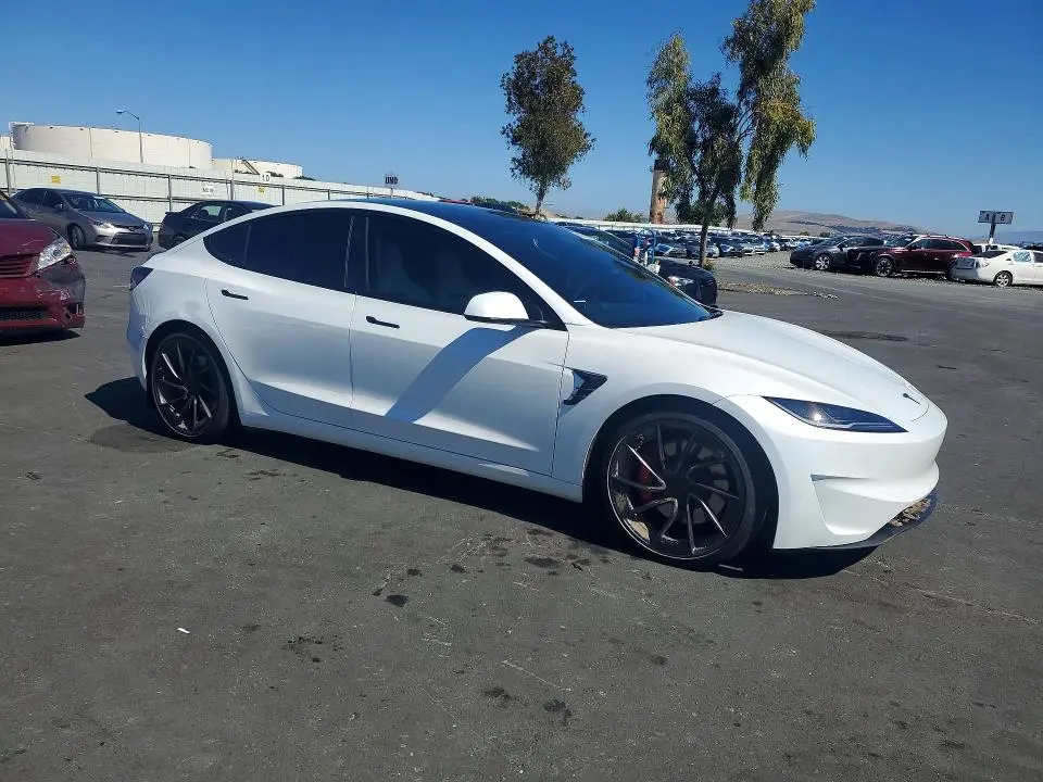 2024 TESLA MODEL 3   