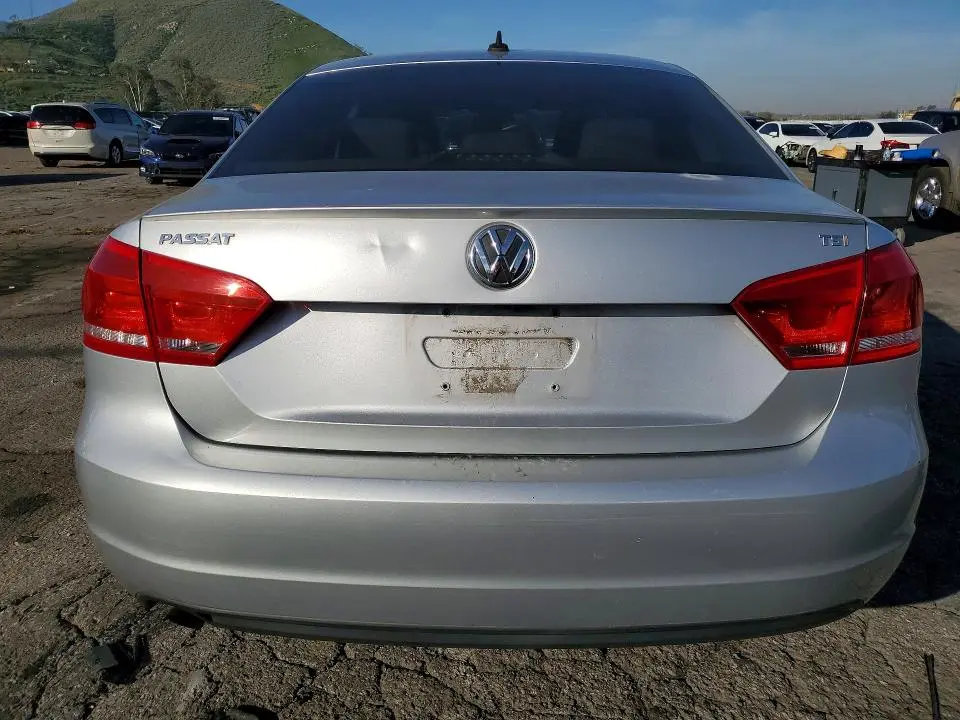 2015 VOLKSWAGEN PASSAT S  
