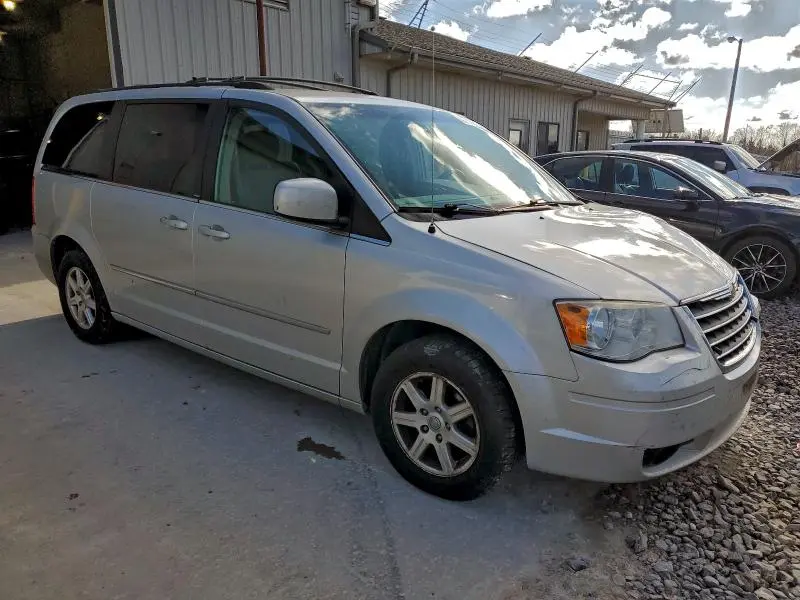 2010 CHRYSLER TOWN & COUNTRY TOURING  