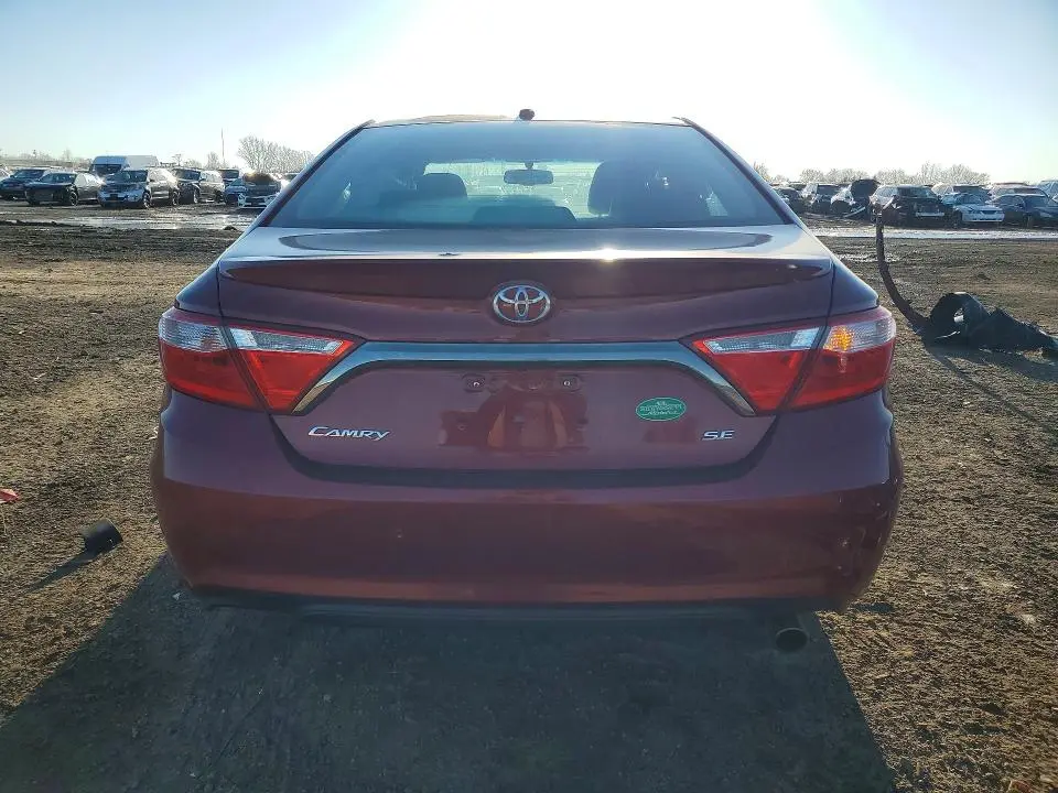 2015 TOYOTA CAMRY SE  