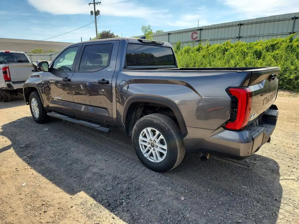 2024 TOYOTA TUNDRA SR5  