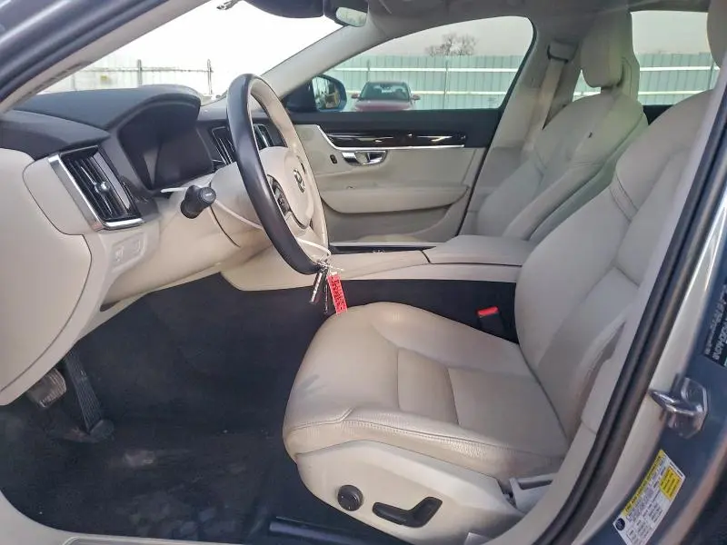 2018 VOLVO S90 T5 MOMENTUM  