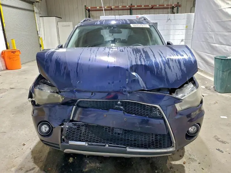 2011 MITSUBISHI OUTLANDER SE  