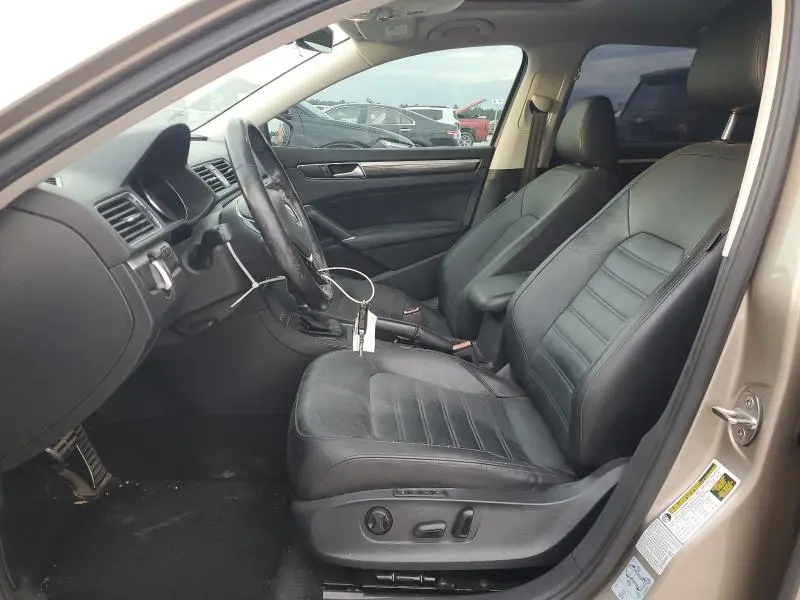 2016 VOLKSWAGEN PASSAT SEL  