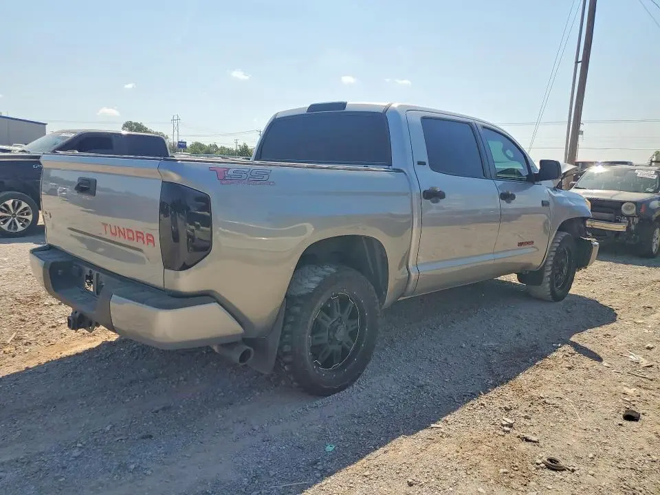 2017 TOYOTA TUNDRA SR5  