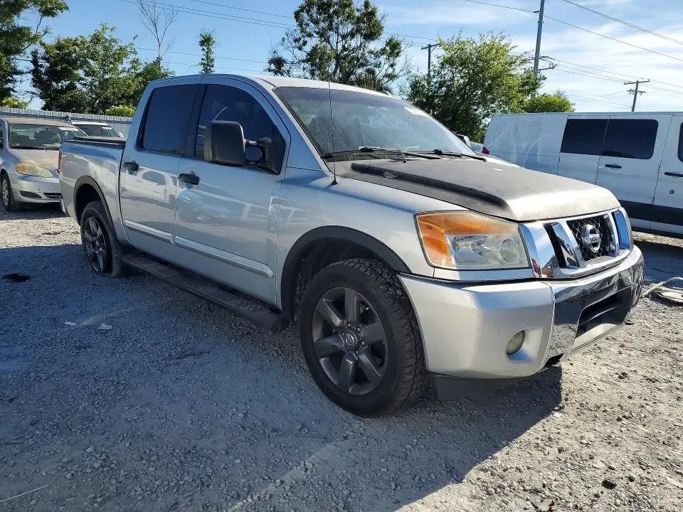 2015 NISSAN TITAN SV  