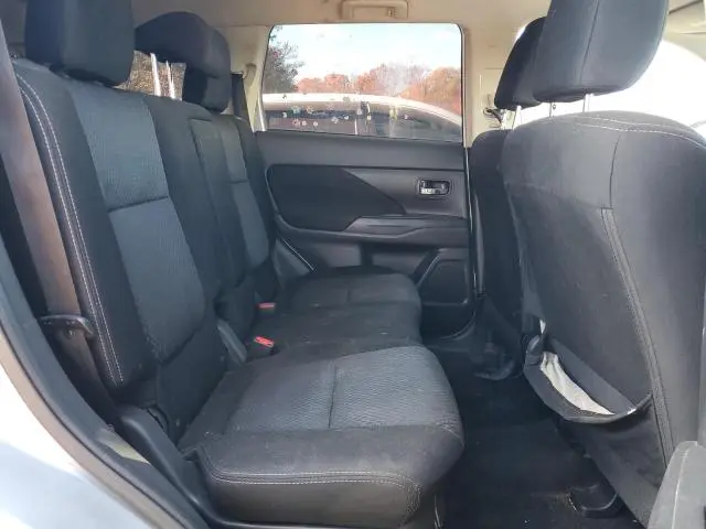 2018 MITSUBISHI OUTLANDER SE  