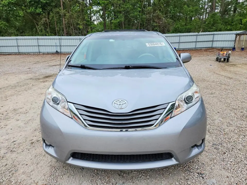 2013 TOYOTA SIENNA XLE 8-PASSENGER  